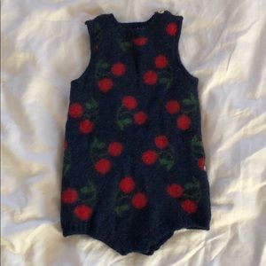 Oeuf cherry onesie